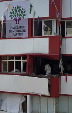 Adana HDP İl Başkanlığı binasında patlama