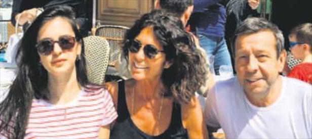 Aile boyu Paris tatilindeler