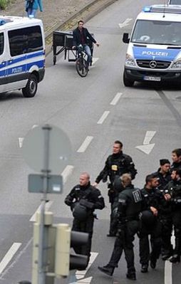 Almanya'da "bomba tahliyesi"