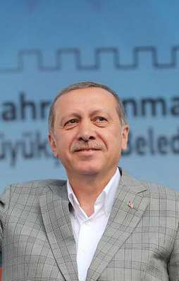 Erdoğan: "Sisi bir darbecidir"