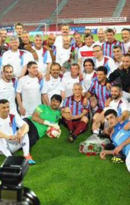 Başbakan Davutoğlu'ndan hat-trick