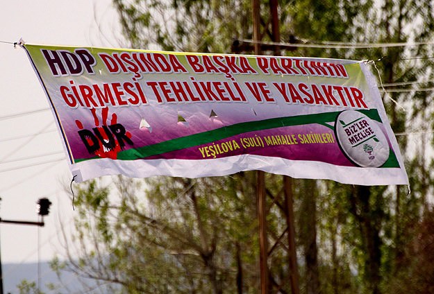 Çirkin HDP pankartına tepki