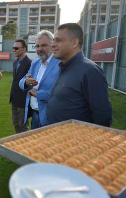 Başbakan'dan Bursaspor'a baklava jesti