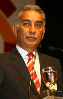 Adnan Polat trafik kazası geçirdi