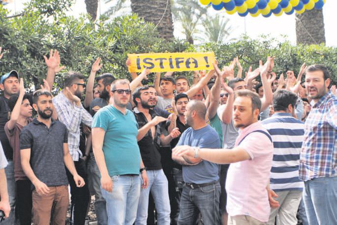 İzmir'de Yıldırım'a istifa pankartı!