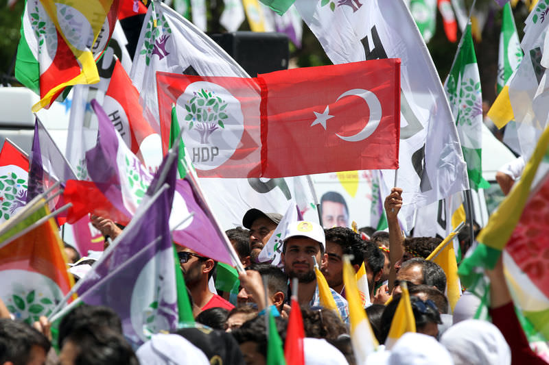 HDP'nin bayrak oyunu!-1