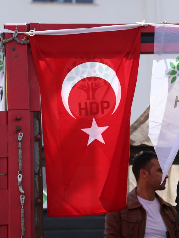 HDP'nin bayrak oyunu!-2