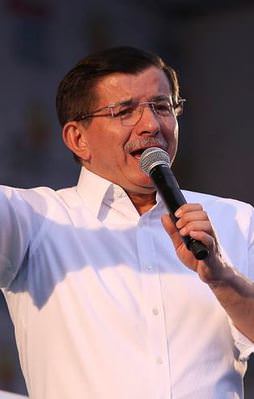 Davutoğlu'ndan o saldırıya kınama