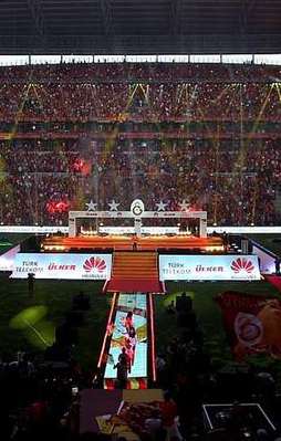 TT Arena'yı coşturan şarkı!