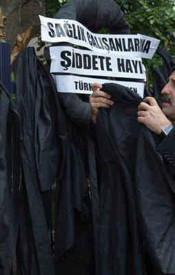 Doktora şiddet protestosu