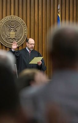 ABD mahkemesinden başörtülü kız lehine karar