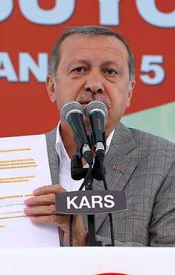 "Siyasetçi bu denli yalancı olur mu!"