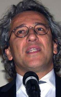 Erdoğan'dan Dündar hakkında suç duyurusu