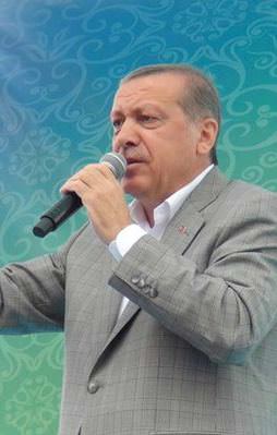 "Sen dürüstsen, namusluysan gelip bakardın"