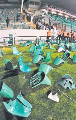 Müthiş finale yakışmadı koltuk yağmuru