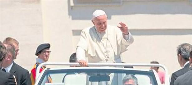 Papa'nın yeni otomobili