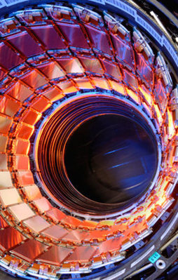 Atom çarpıştırmaya devam