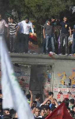 HDP mitinginde patlama