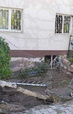 Evi su bastı baba ve kızı boğuldu