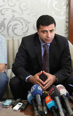 O görüşme HDP'lilerin aklını karıştırdı