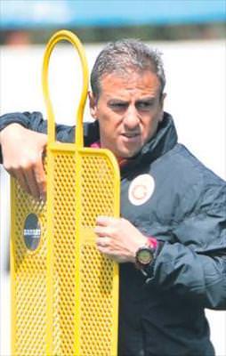 Hamza Hamzaoğlu açıkladı: Eto'o gündemde yok