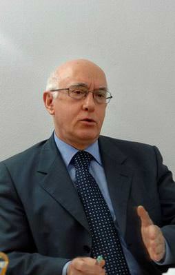 Burhan Şenatalar istifa etti