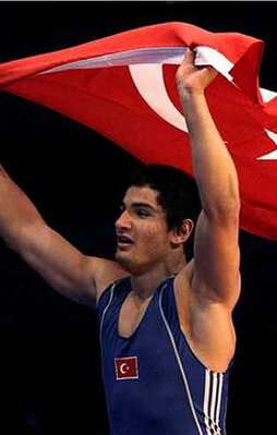 Taha Akgül altın madalya kazandı