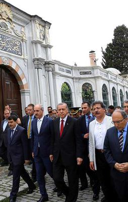 Eyüp Sultan Türbesi dualarla açıldı