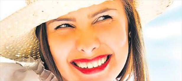 Bedene kırmızı cazibe