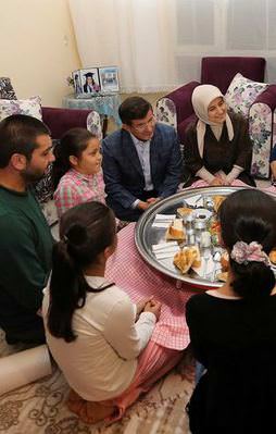 Başbakan'dan sürpriz iftar ziyareti