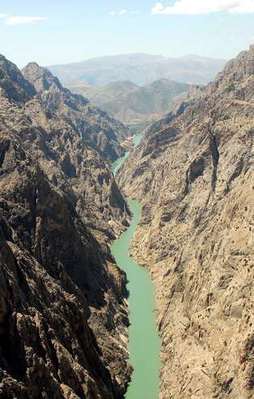 Karanlık Kanyon'a asma köprü yapılacak