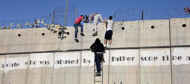 Filistinli gençleri utanç duvarı durduramadı