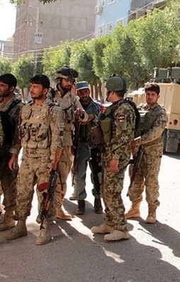 Afganistan'da parlamento binasına saldırı