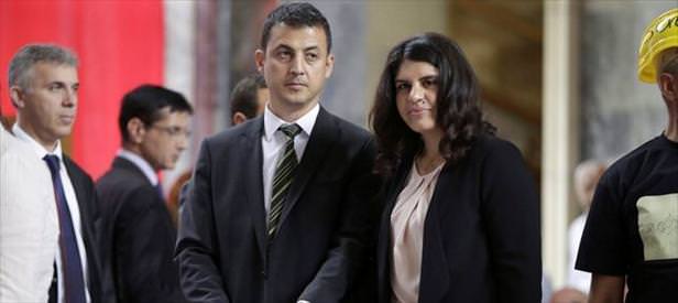 Yüce Türk milletinin önünde