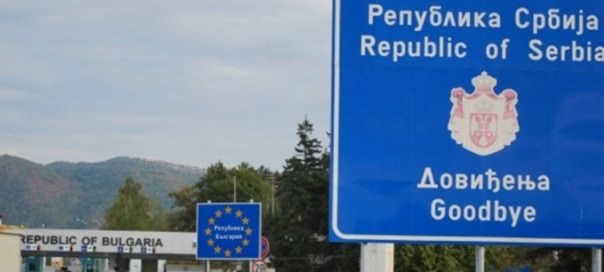 Sınırdan annesinin cesedini geçirmeye çalıştı