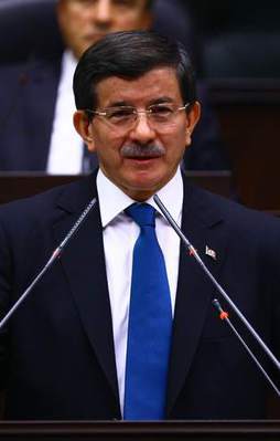 Davutoğlu'ndan Ankara'ya gelmeyin talimatı