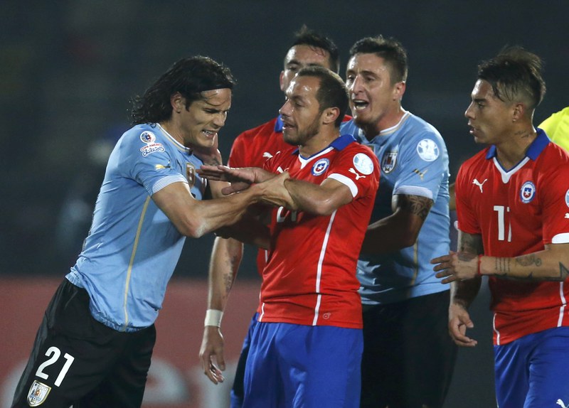 Jara'dan Cavani'ye taciz!