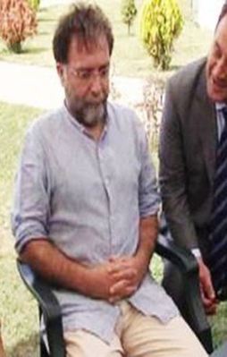 Ahmet Hakan annesinin CHP'li olduğunu unuttu