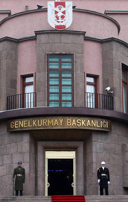 Genelkurmay: 12 IŞİD üyesi yakalandı