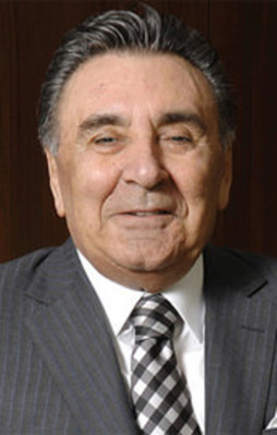 "Boşuna uğraşma Aydın Bey.."