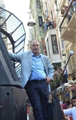 Mahmut Tanal yine TOMA'ya çıktı