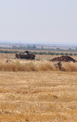 Sınır hattına zırhlı araçlar konuşlandı