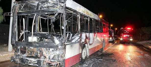 İzmir’de belediye otobüsü kundaklandı