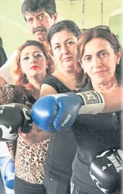 Koca şiddetine boks