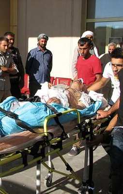 Kamyonet şarampole yuvarlandı