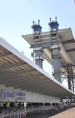 Mega projenin en ağır parçası kaldırıldı