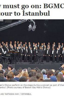 FETÖ'den eşcinsel grubun konserine destek
