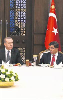 Üç kuvvet iftarda buluştu