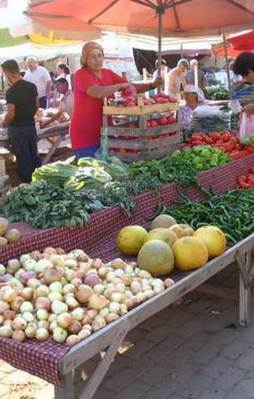 Kriz perşembe pazarını da vurdu