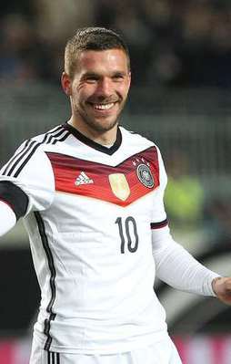 Podolski yarın geliyor